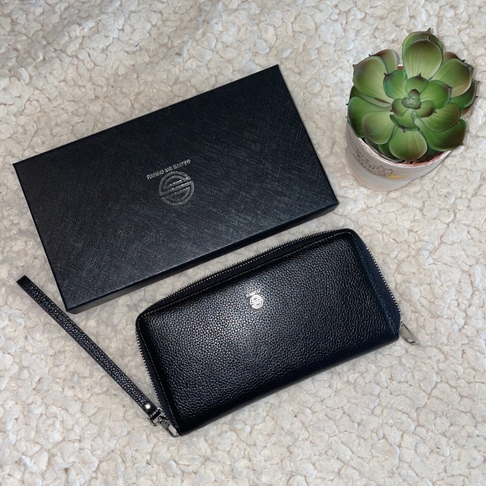 Paola de Santo NWOT Black Wallet